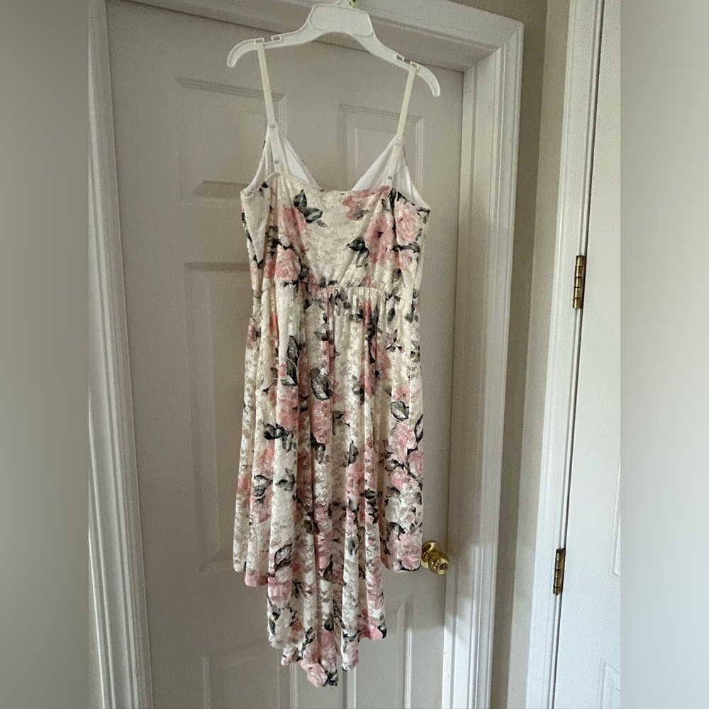 NWT Lily Rose uneven hem lace dress.